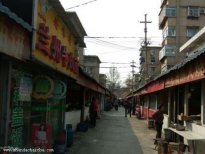 拆除違規(guī)門頭 提升城市顏值